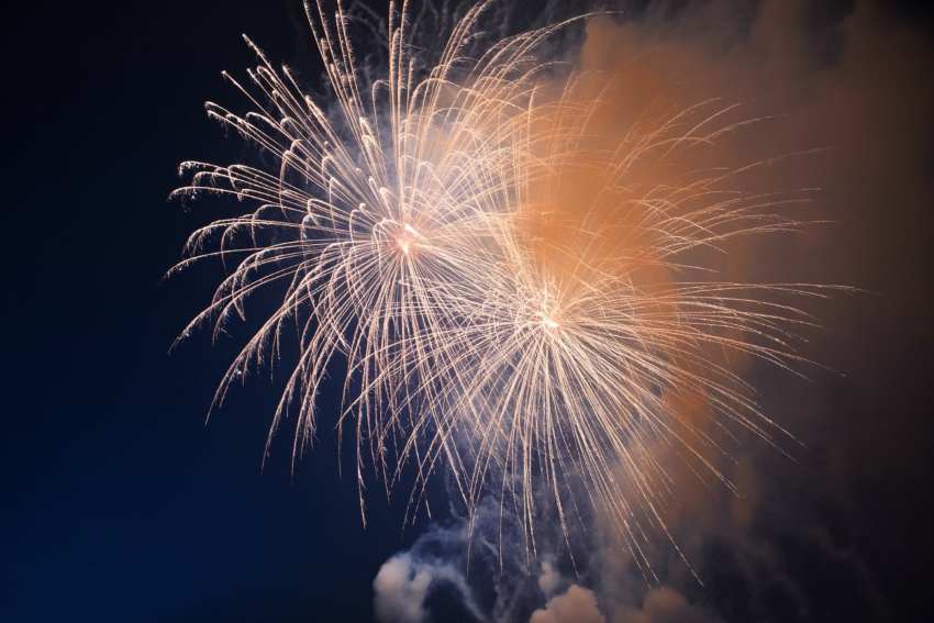 Pohang, south korea, celebrates the apec summit with fireworks and drone shows, attracting thousands of visitors and boosting local tourism.