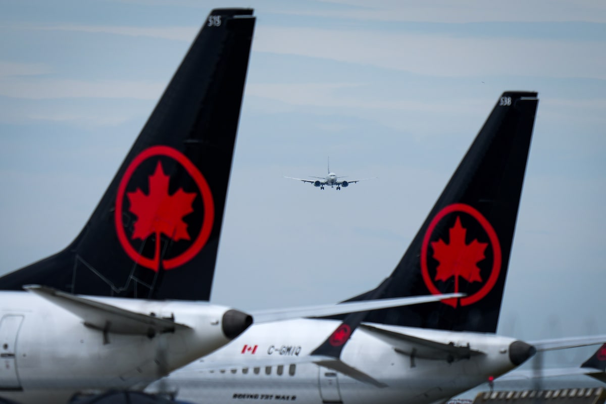 Air Canada says it cut 400 management jobs in wake of flight attendant strike