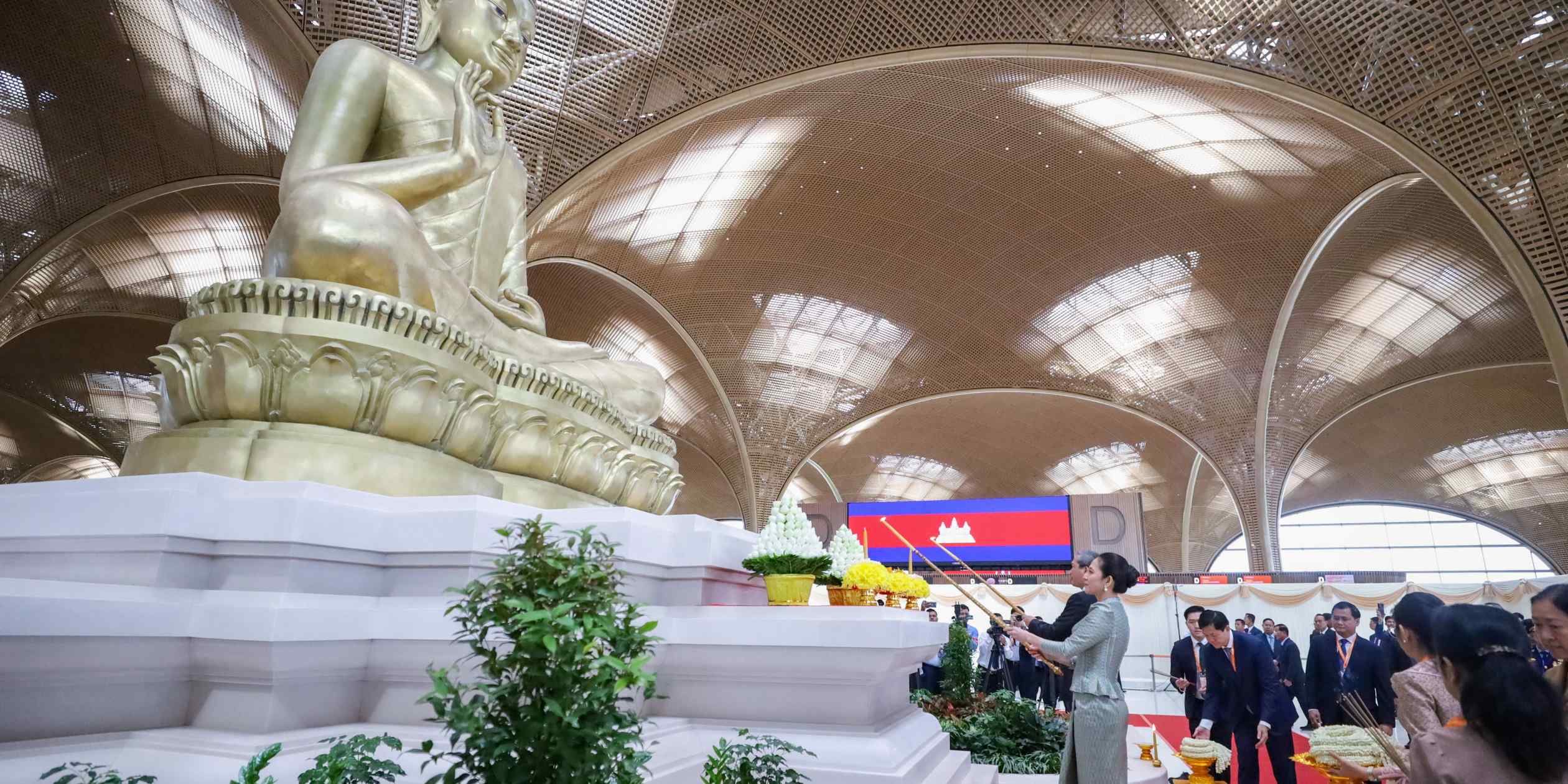 Cambodia's new airport eclipsed by scam centers and war