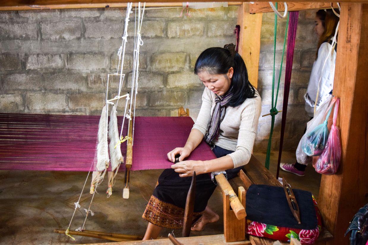 Lao handicraft festival ties tradition to tourism