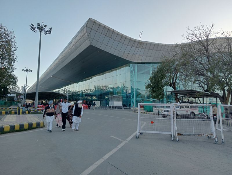 Qatar Airways begins daily flights to Toronto via Doha