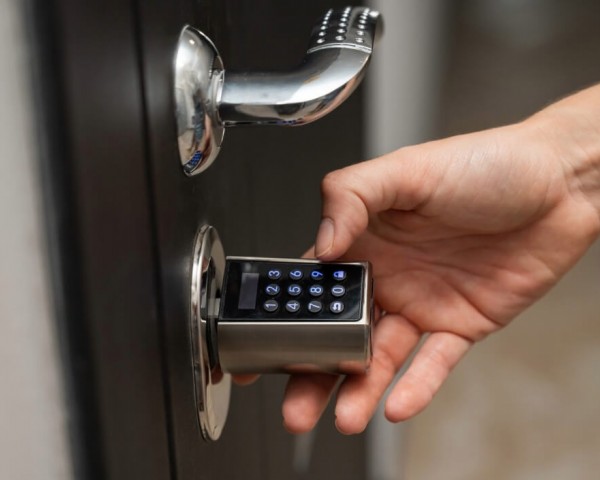 Airbnb Faces Unfavorable Travel Trends