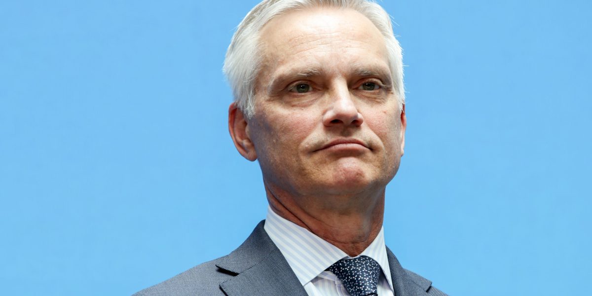 American Airlines CEO says the government shutdown is impacting holiday travel bookings: 'Nobody wan...