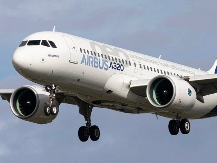 Global airlines rush to fix jet software, UAE flights resume normally