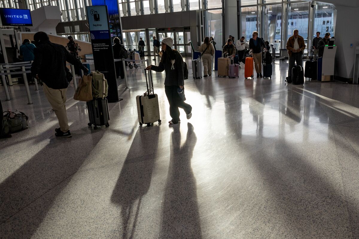 Amex GBT Is Said to Work With Advisers to Explore Sale