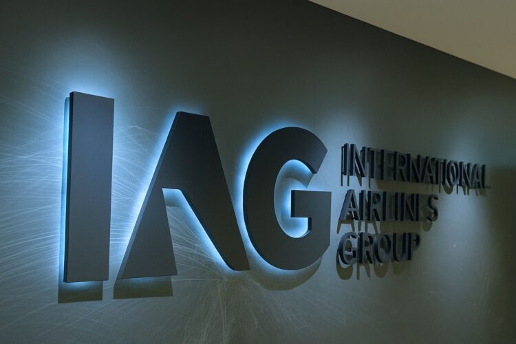 IAG (LON:IAG) news today: Share buyback, British Airways boosts Cincinnati service, Zurich check‑in change, fresh ‘Buy’ calls — 18 November 2025