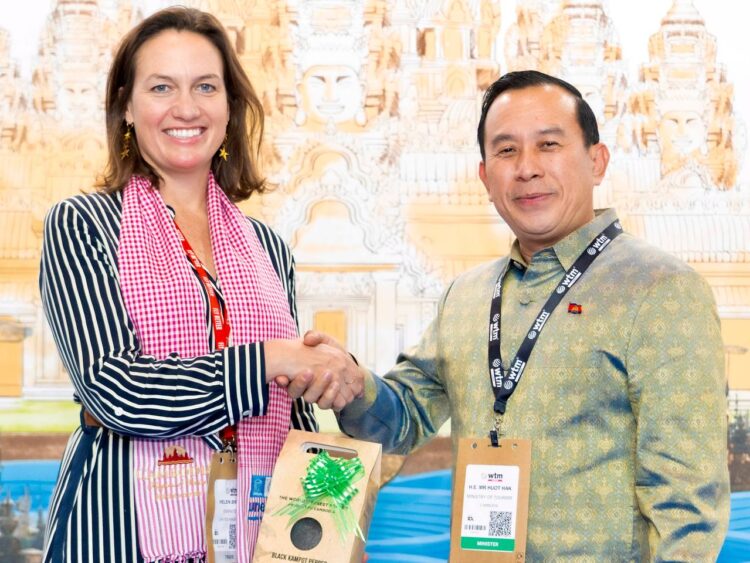 Cambodia Seeks Direct Emirates Flights