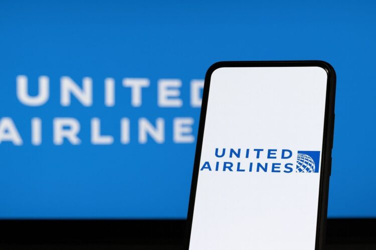 United Airlines (UAL) Stock Today, November 25, 2025: Holiday Travel, Lower Oil and New Risks Lift Shares Toward $99