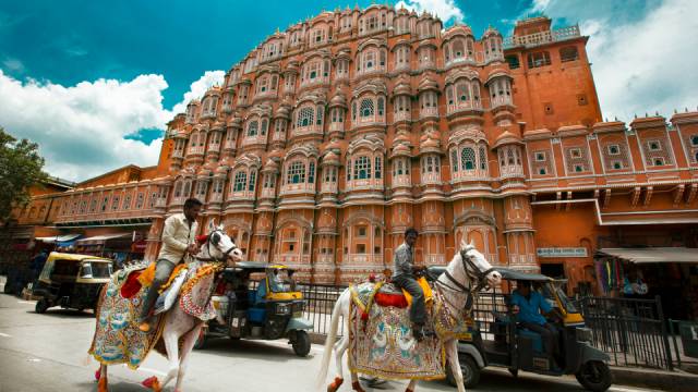 This Winter, Indian Travelers Prefer Domestic and Short International Trips