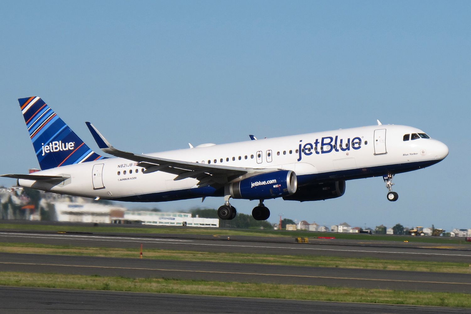 Essential Tips for Flying with JetBlue