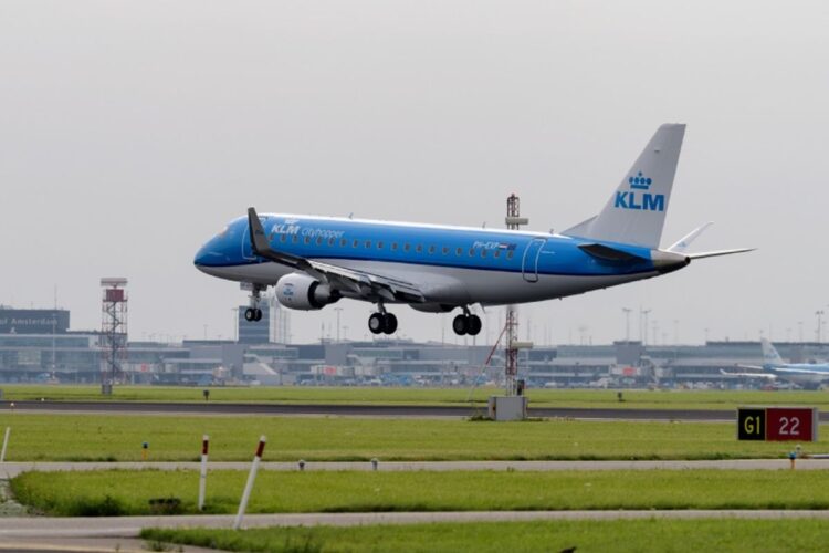 KLM agrees deal with ground staff unions