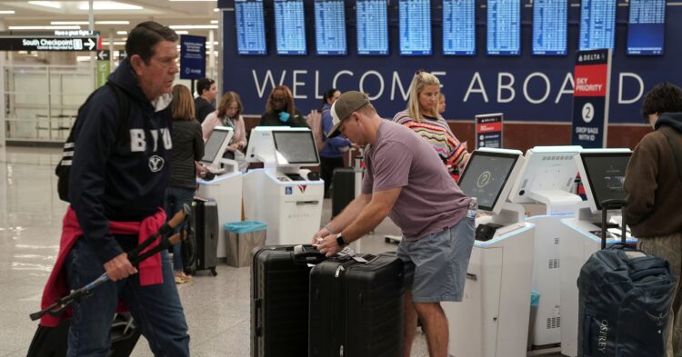 Exclusive: US orders 10% flights cut at major US airports due to shutdown