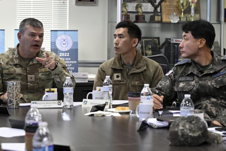 U.S., South Korean air forces’ military police strengthen ties