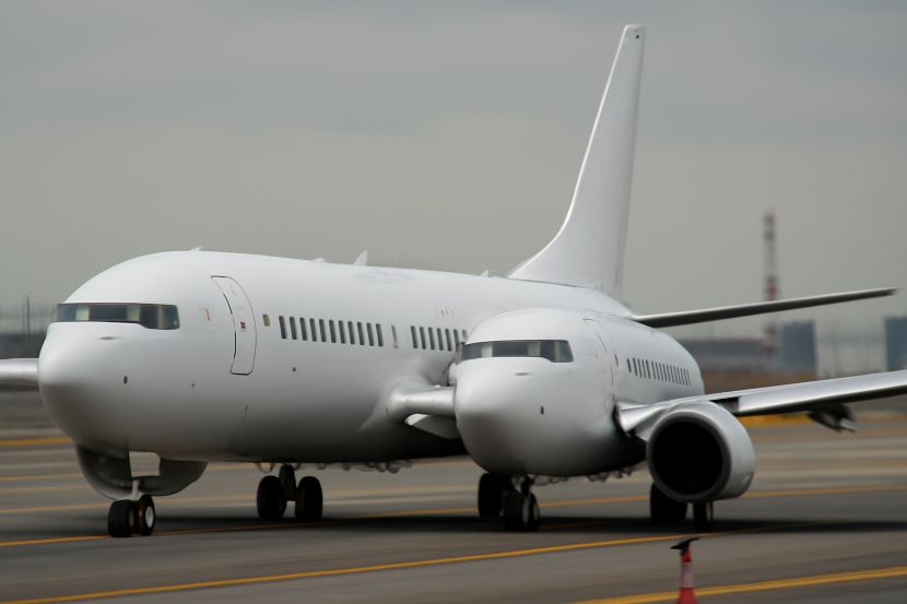 United Airlines Jets Collide on Taxiway at LaGuardia Airport, No Injuries Reported