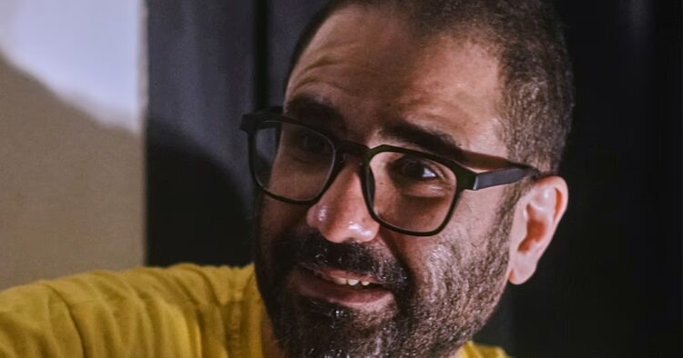 Egyptian dissident Alaa Abd el-Fattah arrives in London after travel ban lifted