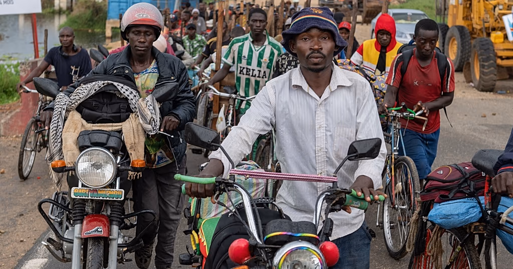 M23 rebels withdraw from Uvira in DRC peace move