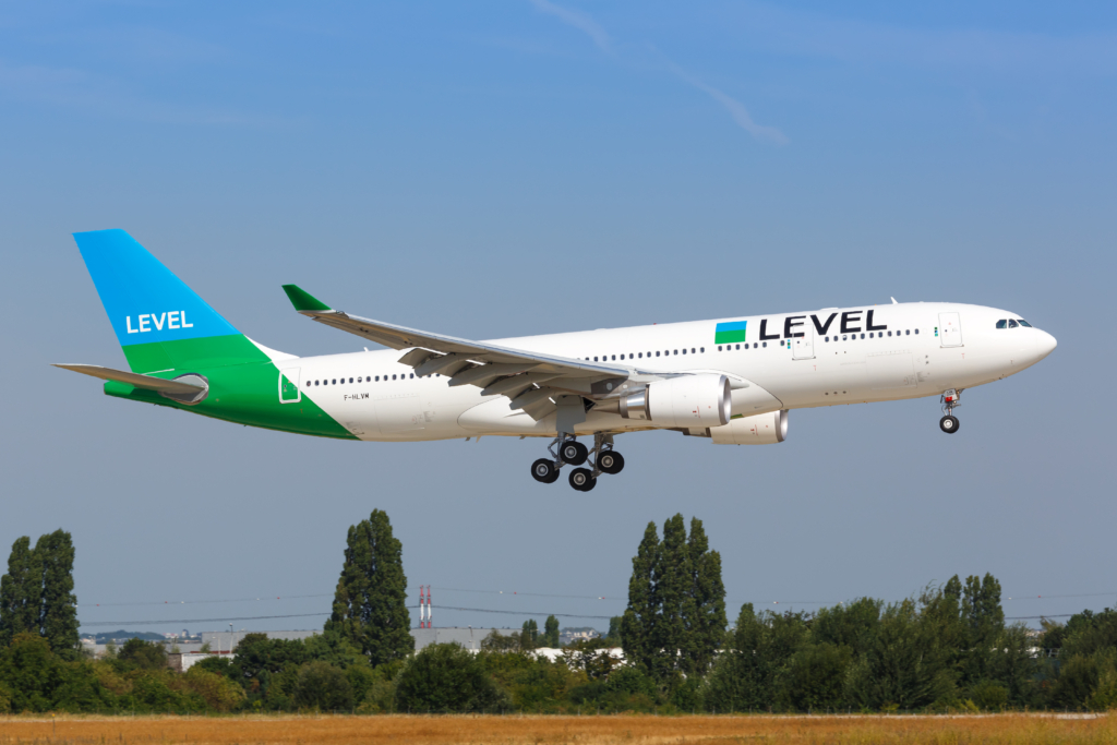 LEVEL A330 landing in Paris