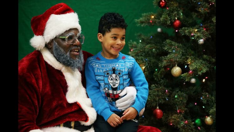 Coca-cola and Kenya Airways Surprise Passengers with Christmas Cheer