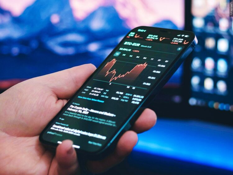 Morning Business Report: Delayed economic reports, market losses and travel trends 41NBC News