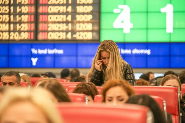 Dubai, Abu Dhabi, Jeddah and Dammam Face New Travel Chaos as Over 890 Cancellations and Delays are R...