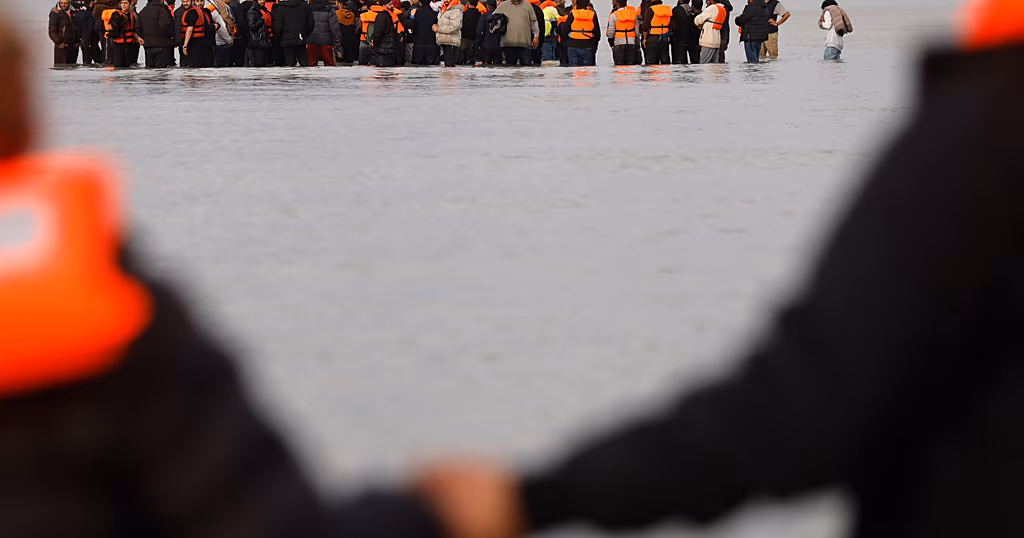 EU approves draft overhaul of migration policy