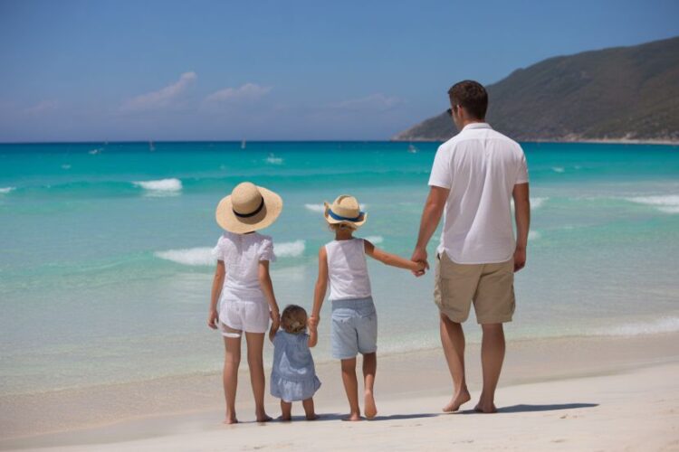 Plan your holiday travel with easemytrip’s winter carnival sale, offering discounts on flights, hotels, and packages.