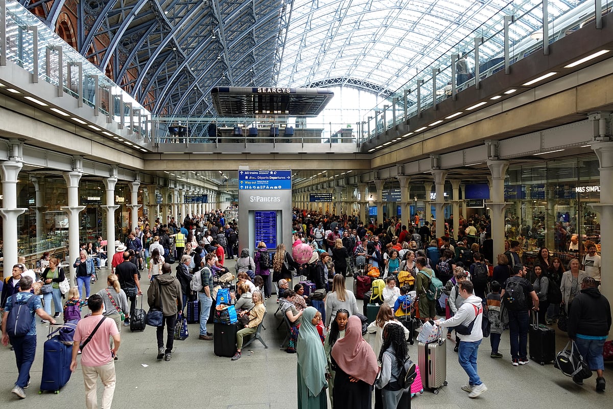 Eurostar Faces Major Delays and Cancellations