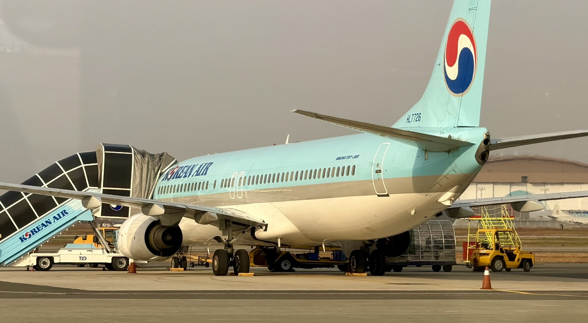 Travel back in time aboard Korean Air's 737-900