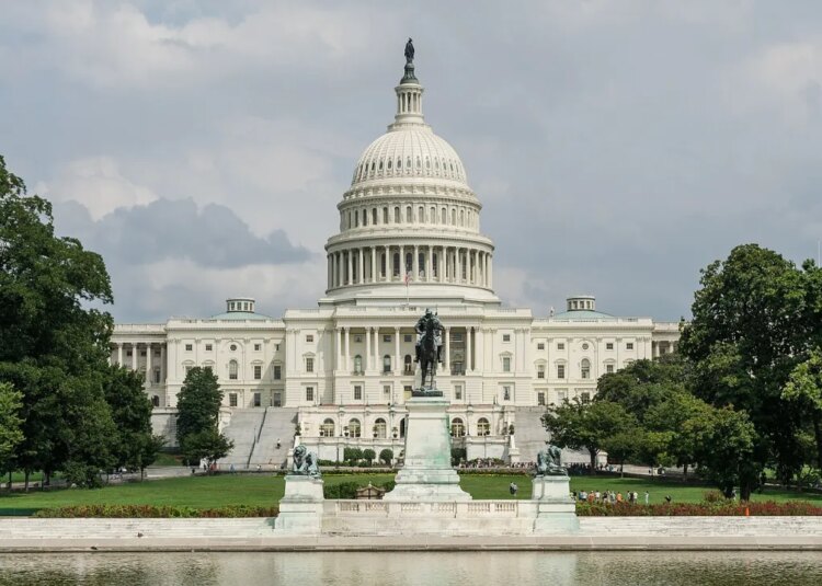 House Committee Backs Bill to Shield Air Traffic Control From Shutdown Chaos