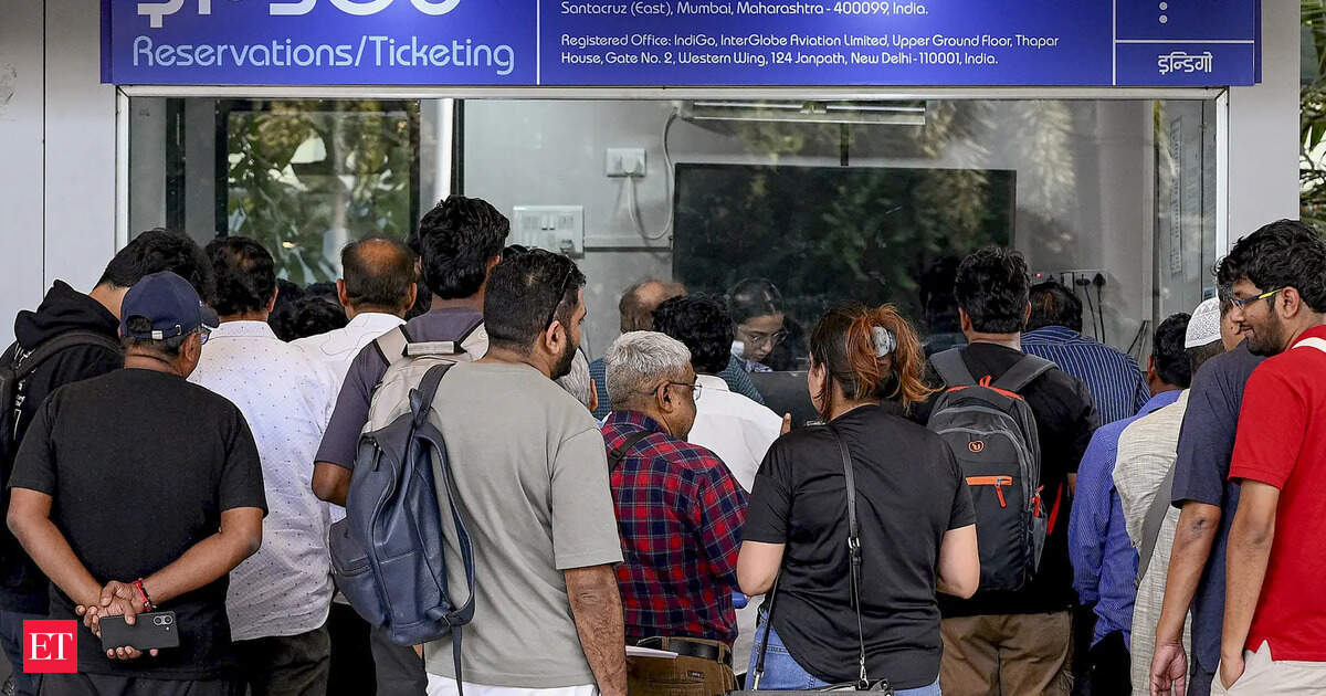 IndiGo cancels over 400 flights at various airports on Friday, shares in red