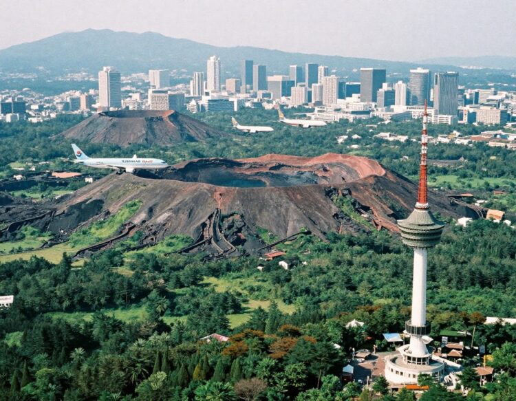 Jeju to seoul gimpo becomes 2025&rsquo;s busiest route &mdash; korean air & asiana take over, boosting tourism and hotel demand in seoul and jeju!