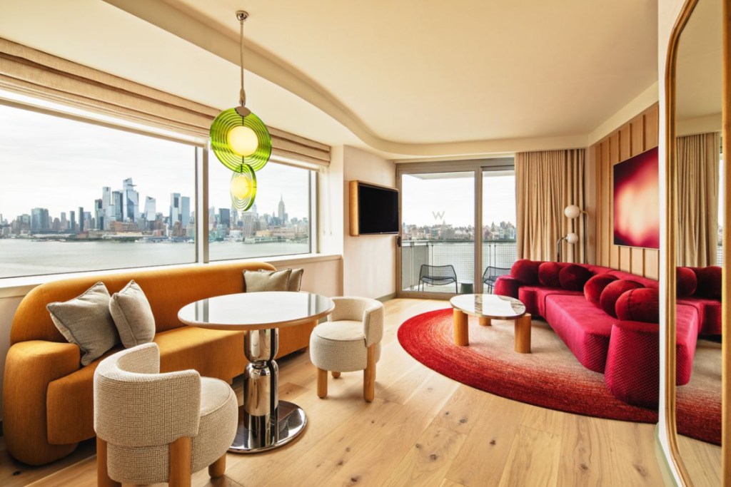 Hotel Giants Race to Add Rooms: Marriott in the Lead, Hilton Gains Ground