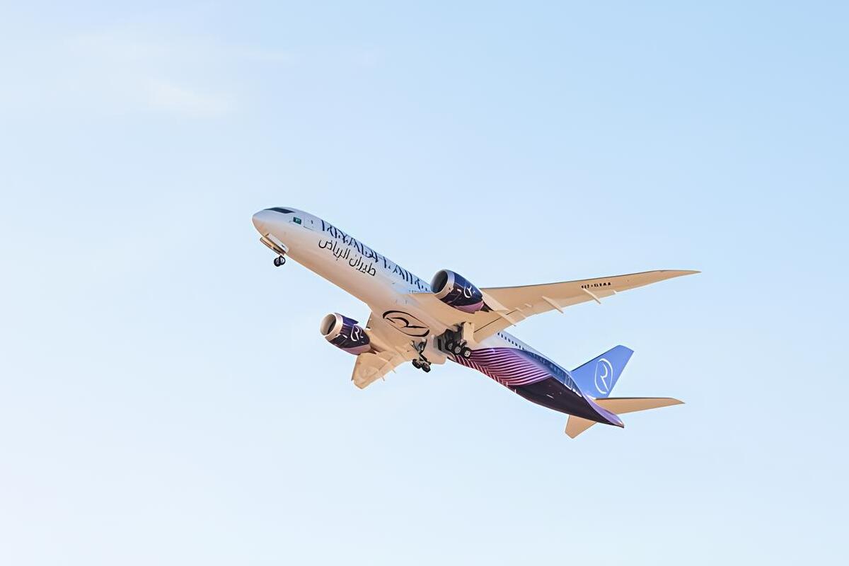 A Riyadh Air Boeing 787-9 in flight