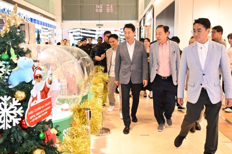 Seoul Mayor Oh Se-hoon enters the "Seoul Tourism Promotion Event" held at Farenheit 88 in Kuala Lump...