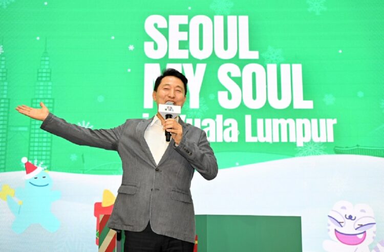Seoul Mayor Oh Se-hoon is greeting at the "Seoul Tourism Promotion Event" held at Farrenheit 88 in K...