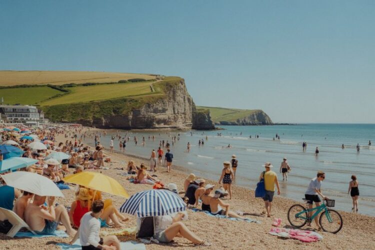 2025 set to be uk’s hottest year on record, impacting tourism and travel