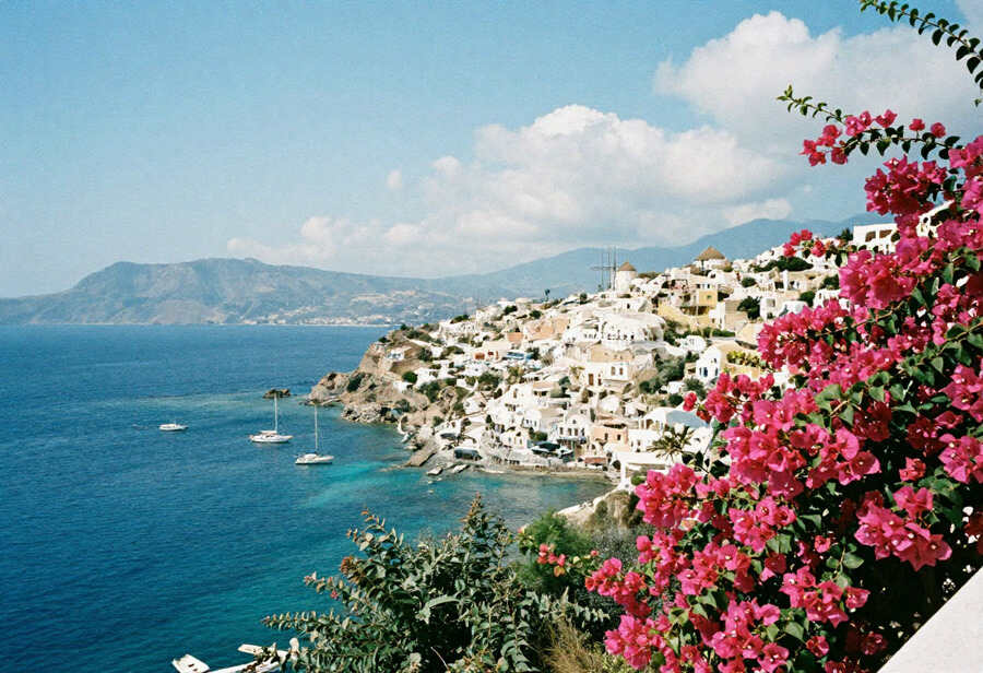 United And Delta Joins American, Emirates, And Norse Atlantic In Skyrocketing Greece Tourism Growth ...