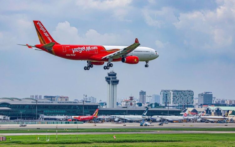 Vietjet gifts free SkyFi eSIMs to international passengers this festive season