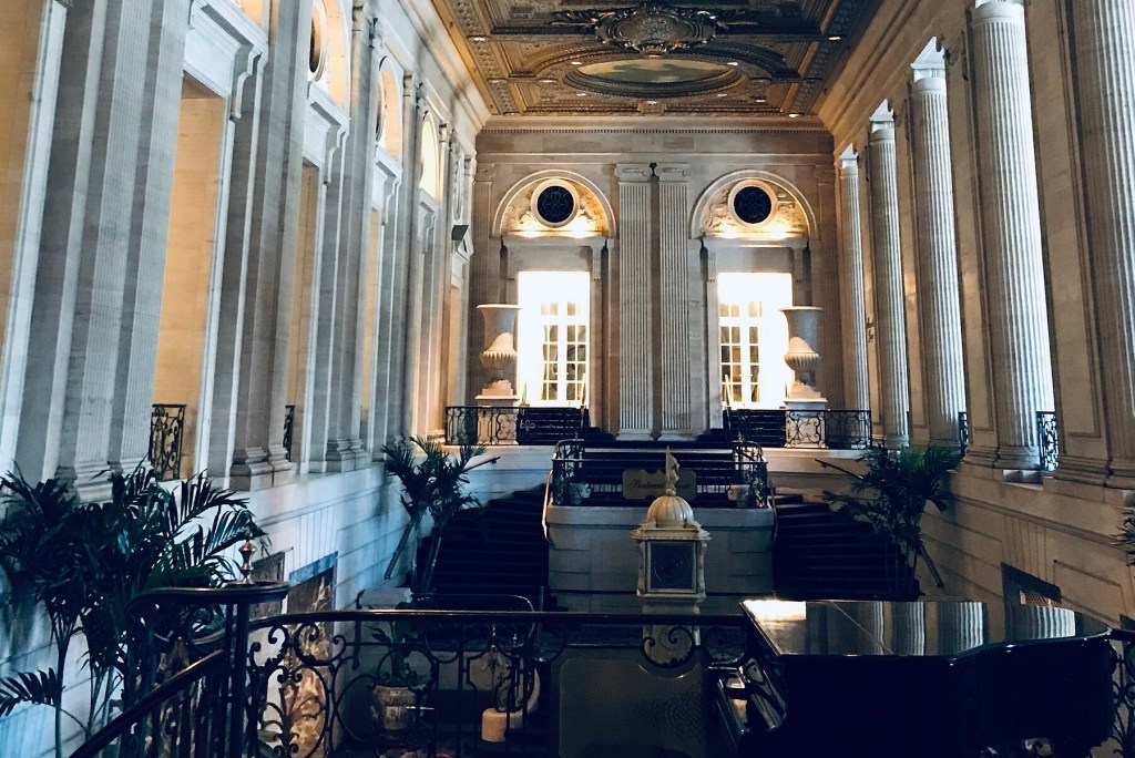 Airbnb Builds Hotel Team to Take On the OTAs