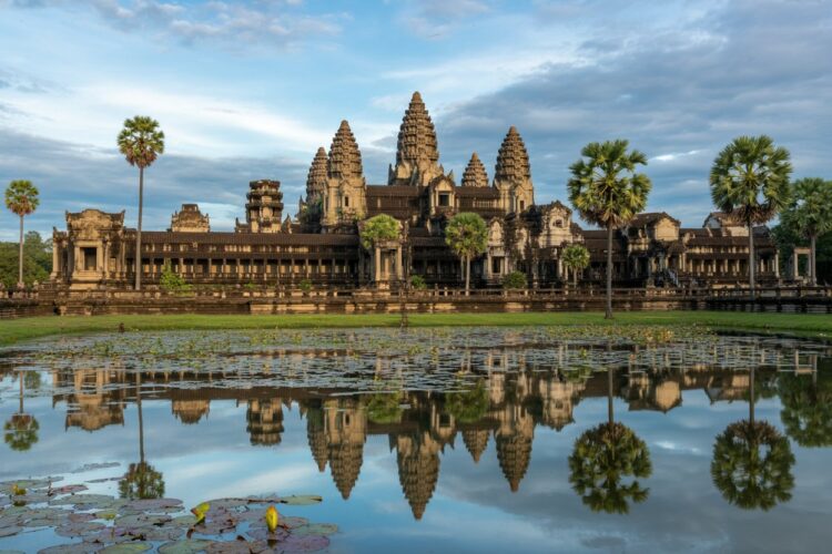 Angkor wat attracts 80,000 chinese tourists in 2025.