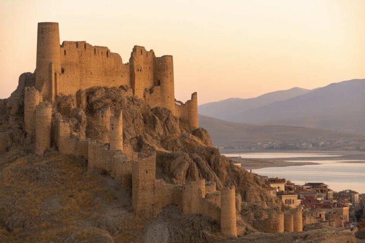 Van Turkey’s Ancient Fortress Ignites Eastern Tourism Boom: What You Need to Know