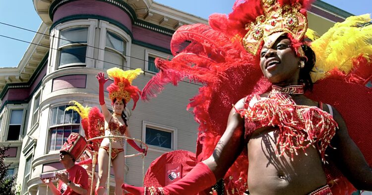 Thousands flock to southern Nigeria for Calabar Carnival
