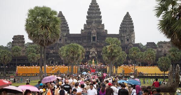 Cambodia's world heritage site Angkor attracts nearly 1 mln int'l tourists in 2025