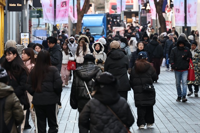 China-Japan diplomatic clash to hand South Korea holiday boost