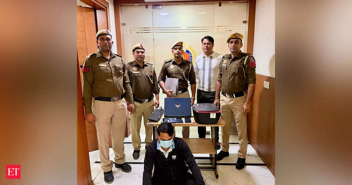 Delhi: Cyber cops bust fake Air Vistara job racket, mastermind arrested