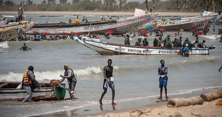 The Gambia: Dozens missing after boat carrying over 200 migrants capsized