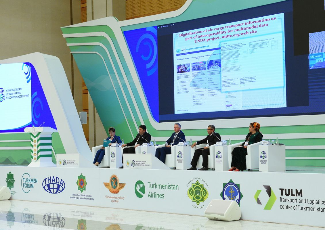 Movies in "Ashgabat" cinema