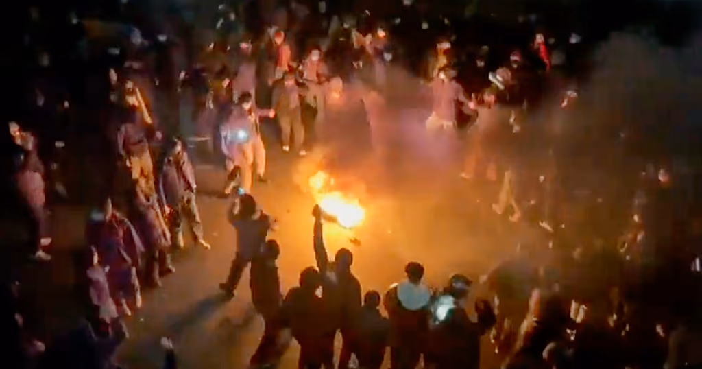 Iran warns Washington it will retaliate if the US launches an attack