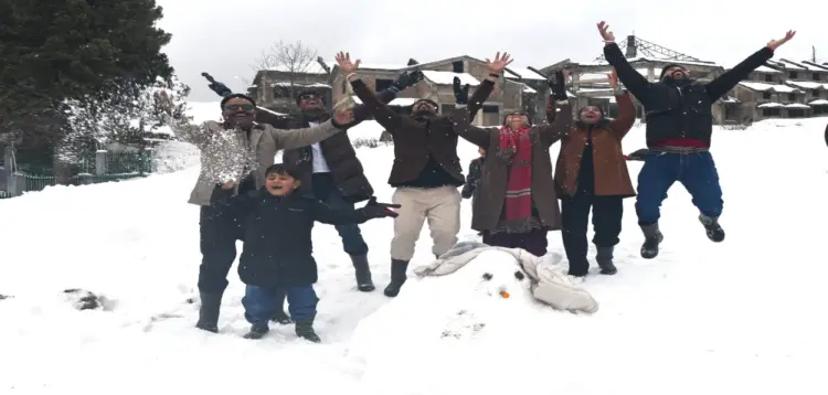 Tourists enjoying themselves in Gulmarg in the New Year
