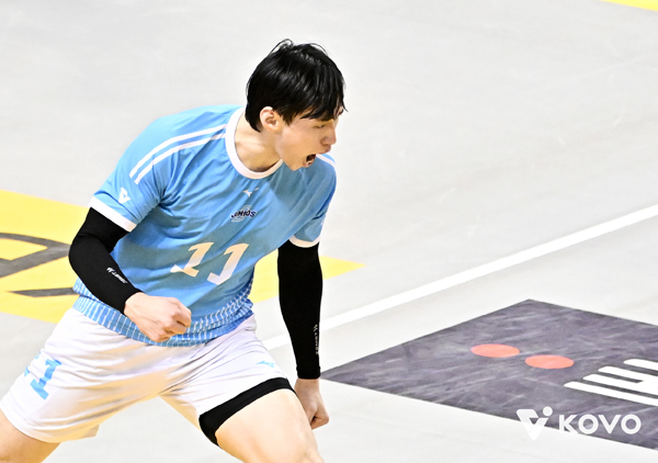 Korean Air coach Henan expressed his determination. Photo courtesy = KOVO